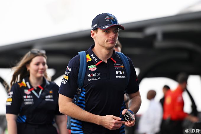 Pourquoi Verstappen continue le sim (…)