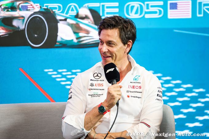 Wolff : Mercedes F1 veut entamer des (…)