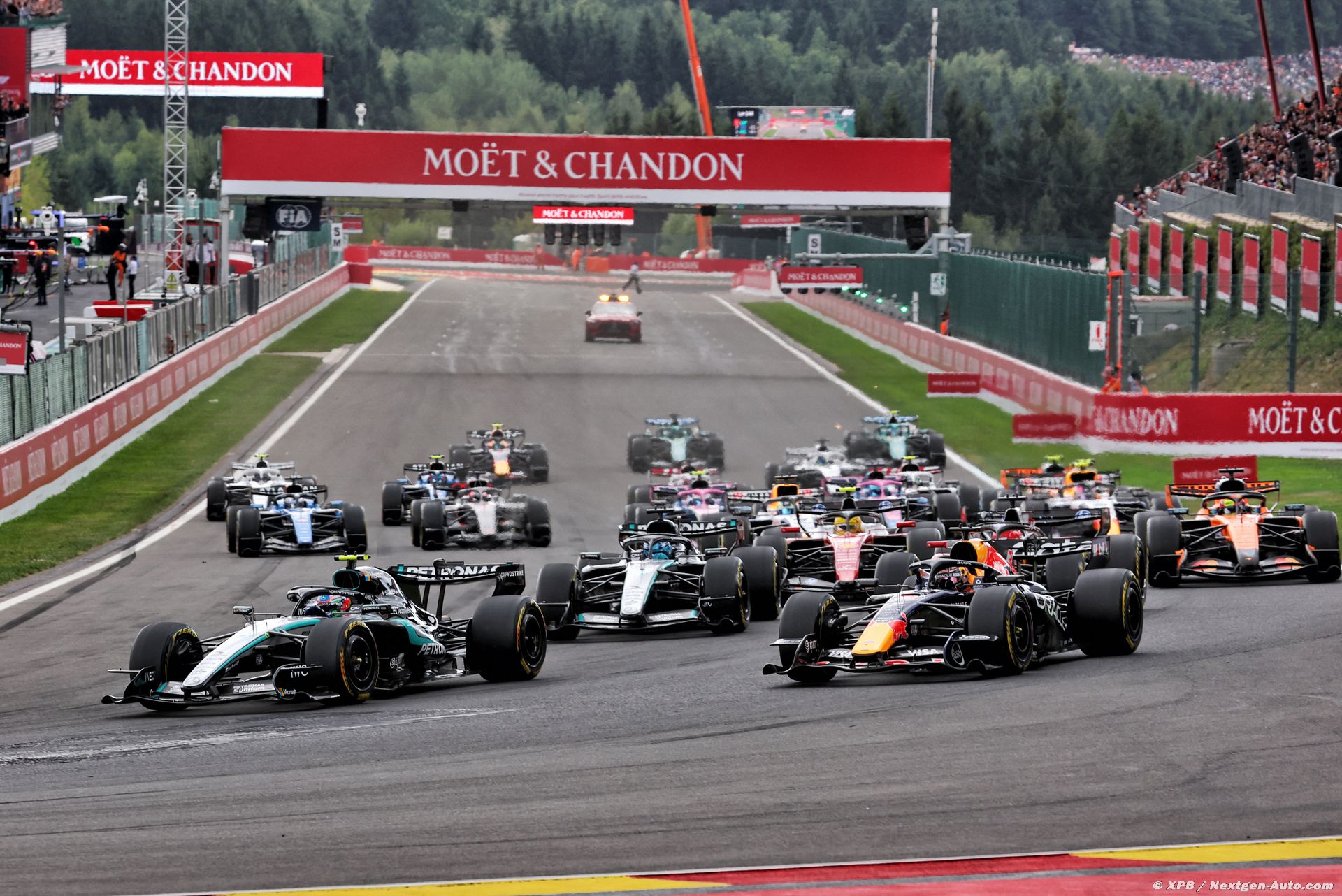 Vers le retour des V8 dès 2030 ? La F1 veut un accord avant la fin de l'année