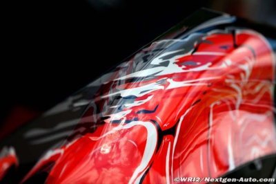 En panne au bout de 6 tours sur la Toro Rosso&nbsp;: le nouveau V6 Renault inquiète déjà