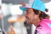 Alonso 'préférerait avoir un nouvel aileron plutôt que 3 ans de moins'