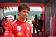 Leclerc contraint de revenir en Malaisie, Bottas rejoint Singapour à vélo