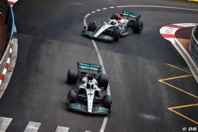 Mercedes cannot write off 2022 car yet - Hamilton