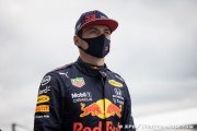 Verstappen explique pourquoi les ‘jeux mentaux' de Hamilton ne l'atteignent pas