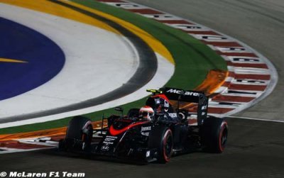 Button&nbsp;: Maldonado pilote de manière très étrange