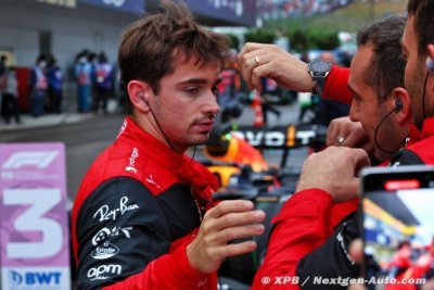 Villeneuve&nbsp;: Les ’gaffes’ de Ferrari ont mis plus de pression sur Leclerc