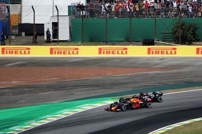  ‘C’est à ça que devrait ressembler une bataille pour le titre’ juge Hamilton sur la défense de Verstappen
