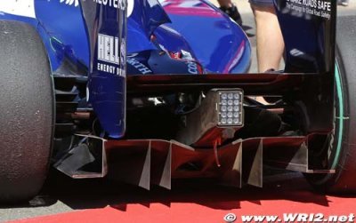 Williams fait encore évoluer sa FW32
