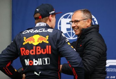 Domenicali n’est ’pas du tout ennuyé’ par les critiques de Verstappen sur la F1