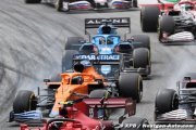 Alonso s'est senti 'stupide' de respecter les limites de piste au départ