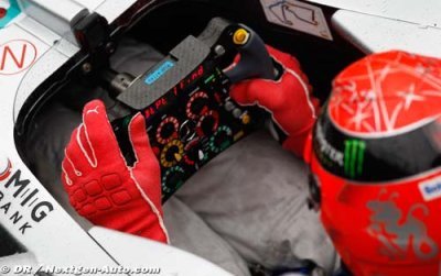 Mercedes offering Schumacher 2013 contract - report
