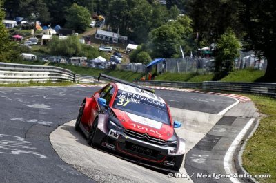 Nordschleife, Course 1&nbsp;: Lopez remporte une course mouvementée