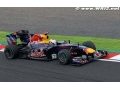 Vettel arrache la pole sur le sec
