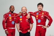 Hamilton s'attend à 'de la politique en interne' chez Ferrari en 2025
