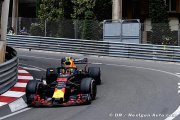Verstappen se fait également recadrer par Helmut Marko
