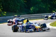 Hungaroring, Course 1 : Doublé DAMS, remontée de Leclerc