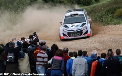 ES9&nbsp;: Neuville hors course, arceau de sécurité endommagé