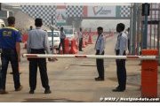 Indian fans riot after no-show at F1 concert