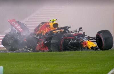 Albon admet sa faute après son crash&nbsp;: ’Je n’ai pas assez ralenti’