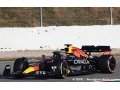 Red Bull dévoile enfin sa RB18 en piste à Barcelone