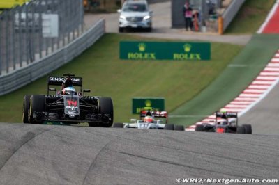 Alonso a souffert d’une crevaison lente en dépassant Massa