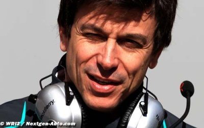 Wolff salue l’esprit d’équipe de Rosberg