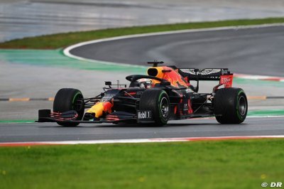 Verstappen blames front wing for Turkey performance