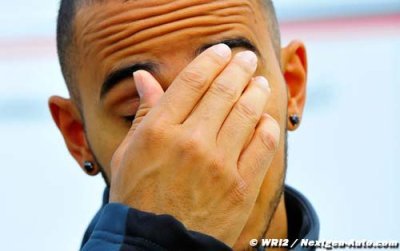 Une réprimande pour Hamilton, une amende pour Bottas