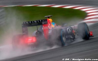 Silverstone L3&nbsp;: Vettel au sommet sous la pluie