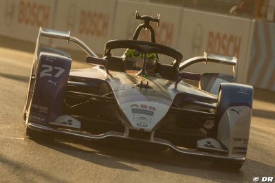 Sims, premier poleman de l’année devant les Mercedes