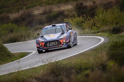 Hyundai prepares for the mixed surface challenge of Rally de España