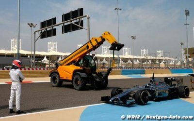 Les tracteurs font partie des risques de la course automobile...