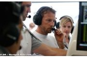 Alonso delay puts cloud over Button's future