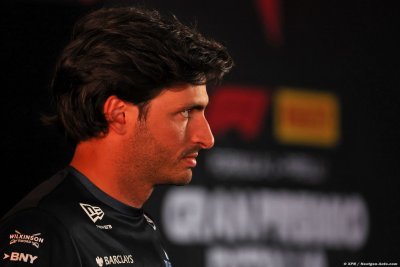Sainz urges patience with Madring debut