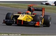 Grosjean sprints to Silverstone victory