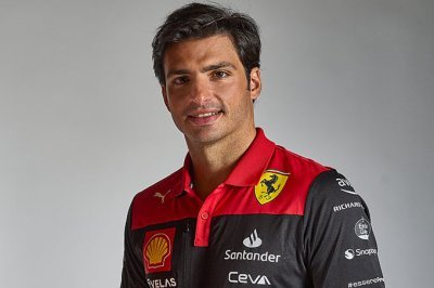 Sainz hints at ’innovative’ 2022 Ferrari