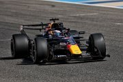 139 tours pour Verstappen, fatigué par 'beaucoup d'essais et de pilotage'