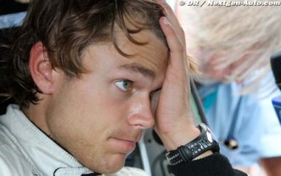 Mikkelsen crashes out!
