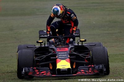 Ricciardo loses some faith in Renault