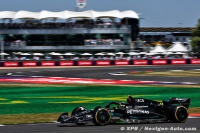 Hamilton est ’pragmatique’ face aux difficultés de Mercedes F1