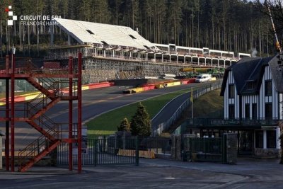 Spa-Francorchamps&nbsp;: La tribune du Raidillon est en construction