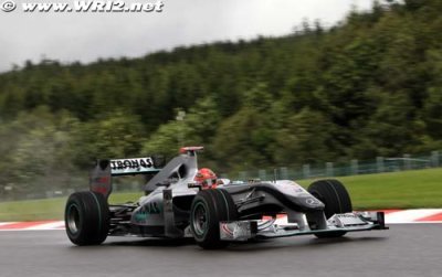 Mercedes n’a plus qu’à attendre la pluie