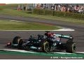 Hamilton gagne à Silverstone malgré un accrochage avec Verstappen