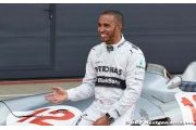 Hamilton aime conduire une Ferrari