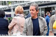 Social media 'bad for F1' - Prost