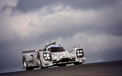 Webber tests Porsche’s Le Mans car
