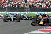 Hamilton répond à Verstappen : Certains sont plus intelligents que d'autres