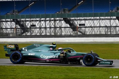 Vettel plays down ’sensitive’ driving style