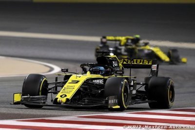 Ricciardo revient sur la touchette avec Hülkenberg