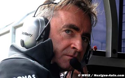 Boss Brawn accepts Lowe to replace him